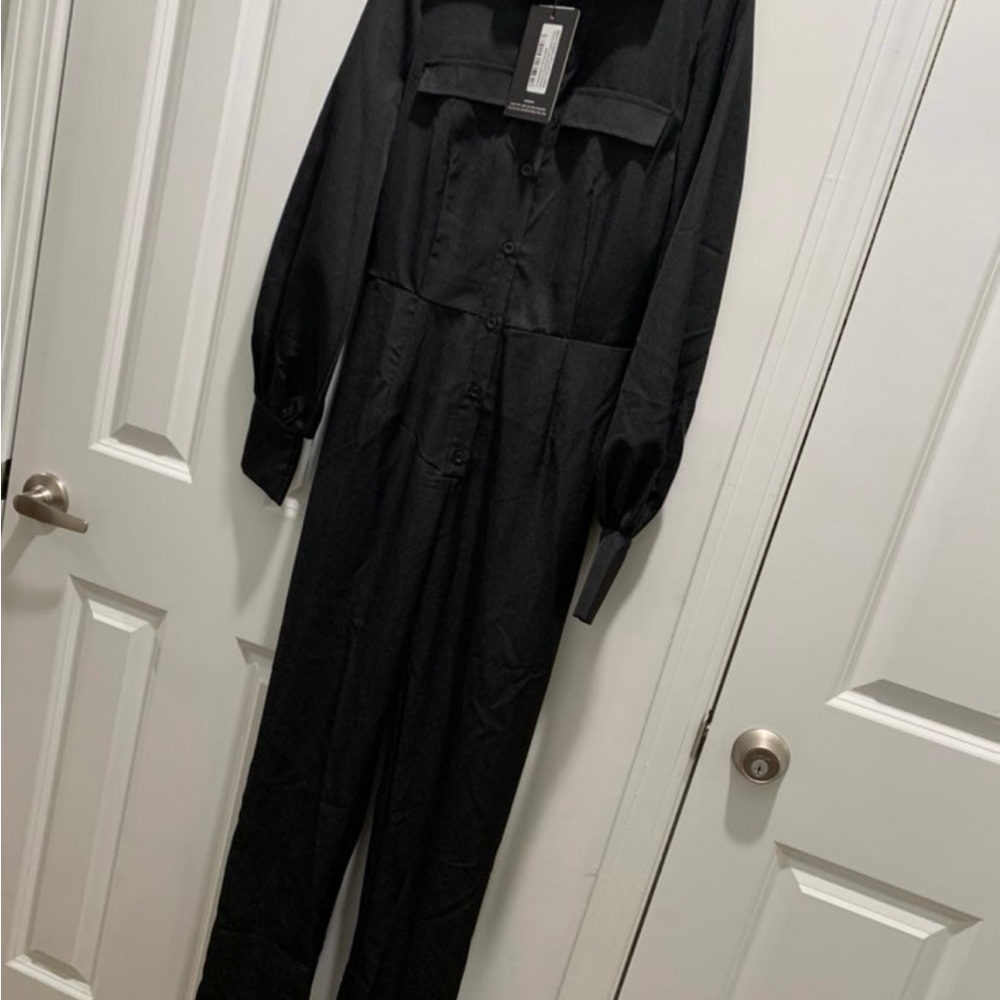 Pretty Little Thing Black Button Up Jumpsuit, NWT, XS/0 - Picture 4 of 4